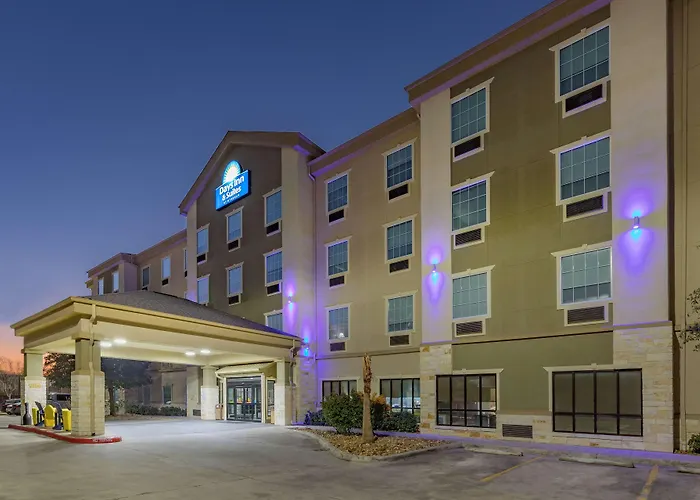 Days Inn & Suites By Wyndham San Antonio Near Frost Bank Center
