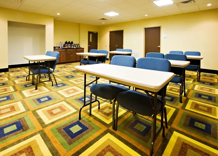 Holiday Inn Express & Suites Childress By Ihg