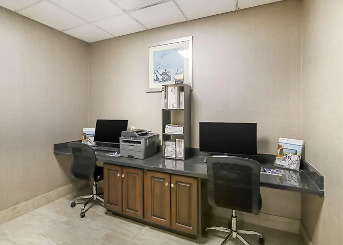 Best Western Plus Brunswick Inn & Suites
