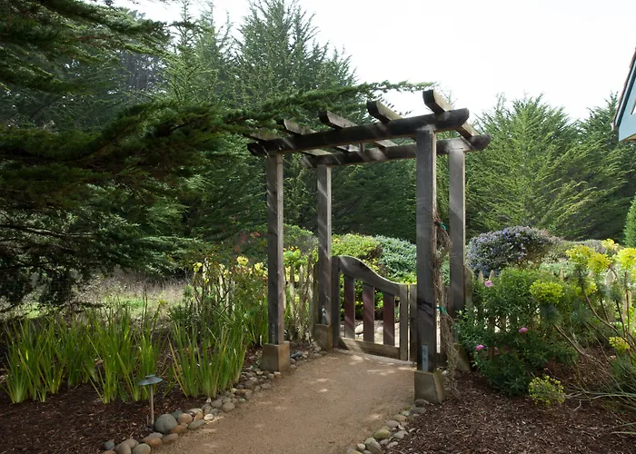 Seal Cove Inn