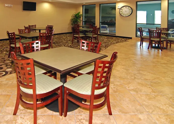 Holiday Inn Express & Suites Bridgeport By Ihg