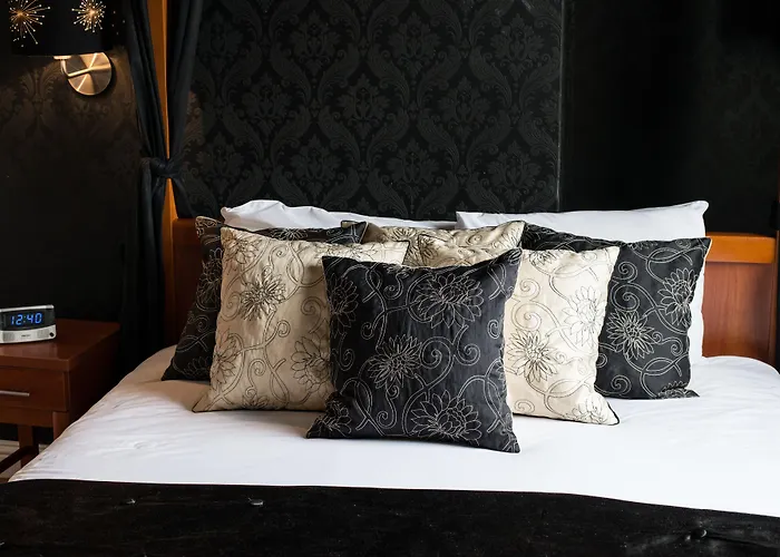 Thomas James Hotel