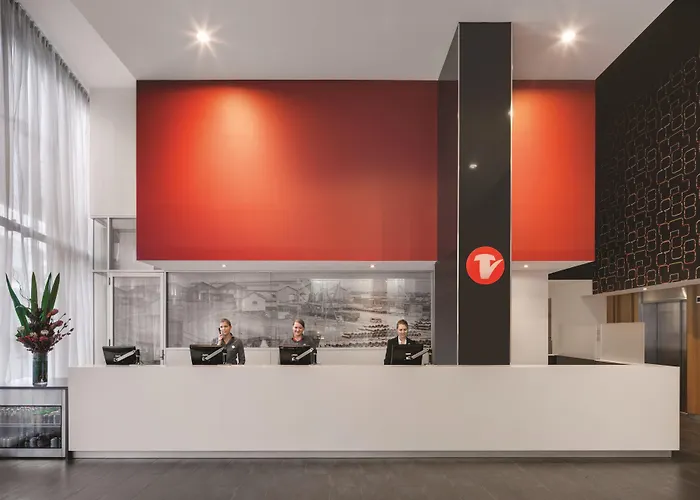 Travelodge Hotel Melbourne Docklands