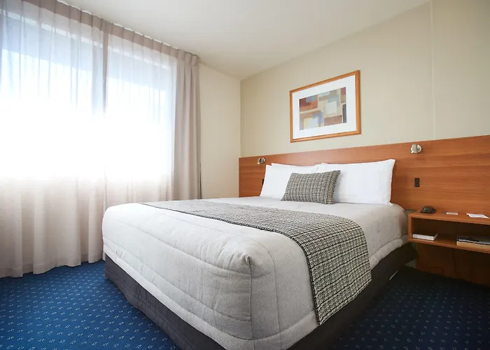 Ventura Inn & Suites Hamilton