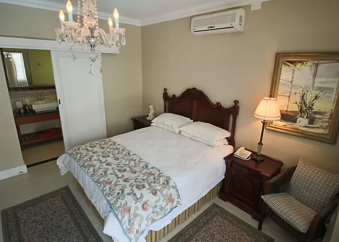 The Victorian 1906 Hotel