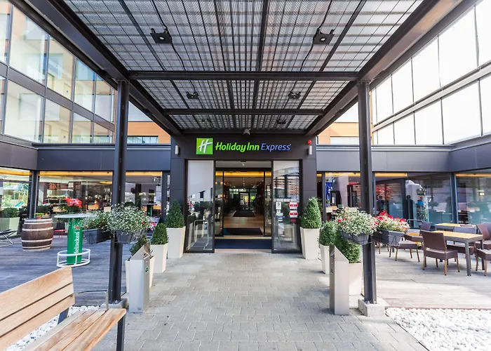 Holiday Inn Express Zürich Airport, an IHG Hotel