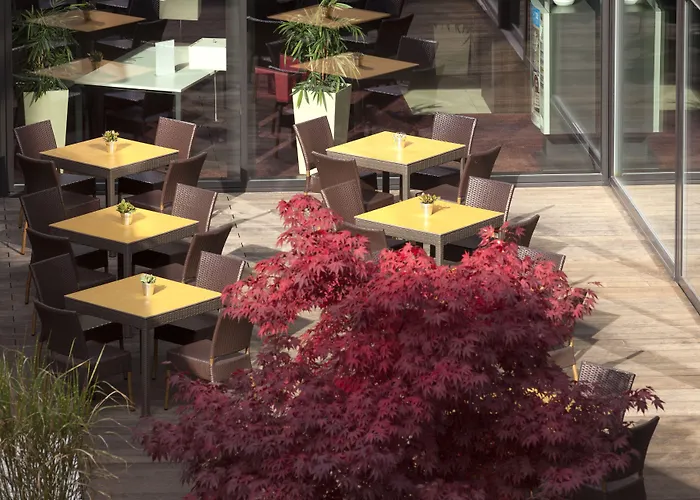 Holiday Inn Express Zürich Airport, an IHG Hotel