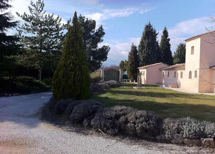 Logis Hotel & Spa Dejeunez Sous L'Arbre