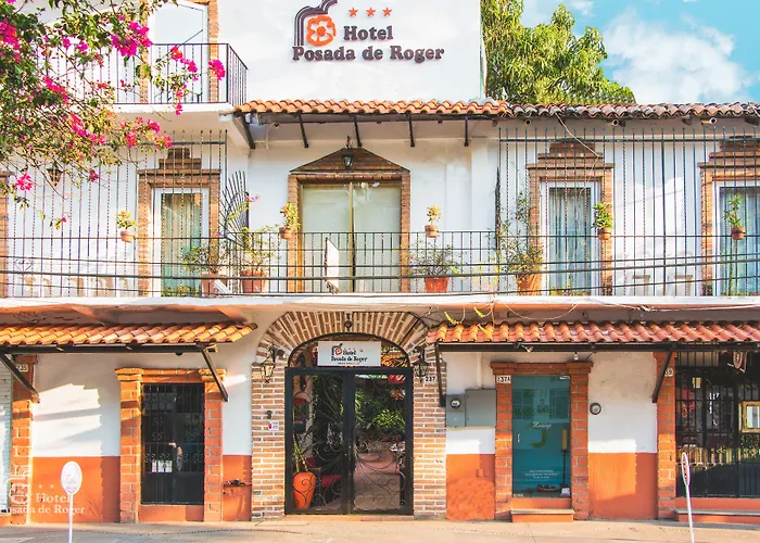 Hotel Posada De Roger - Near Los Muertos Beach