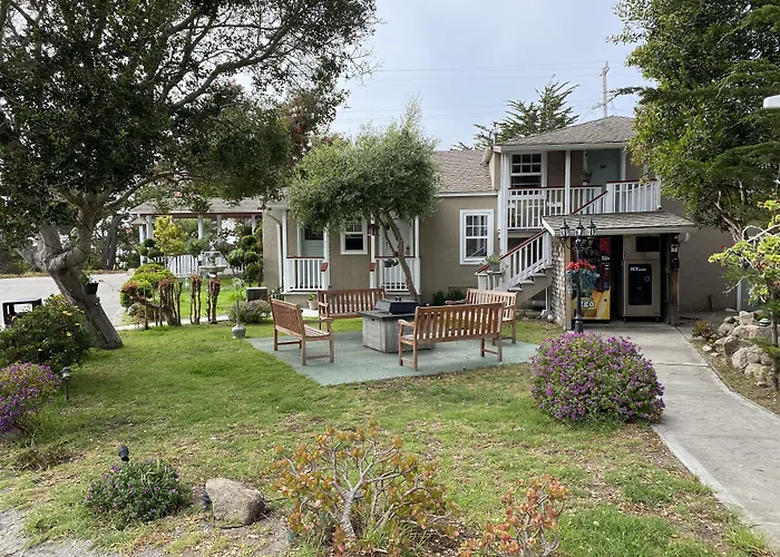 Bide-A-Wee Inn&Cottages