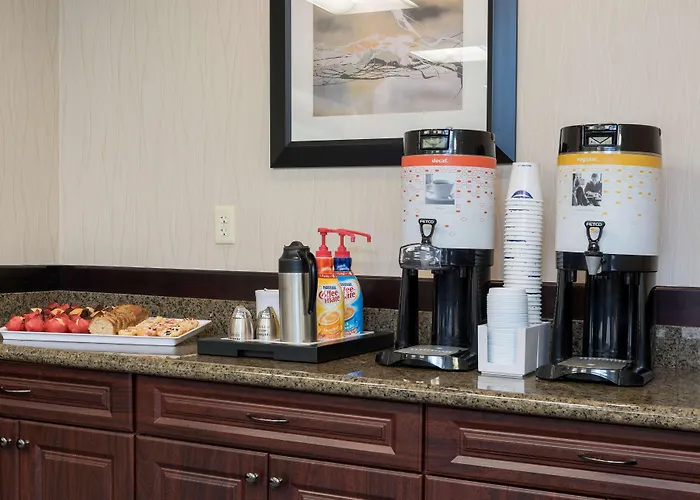 Hampton Inn Detroit Roseville