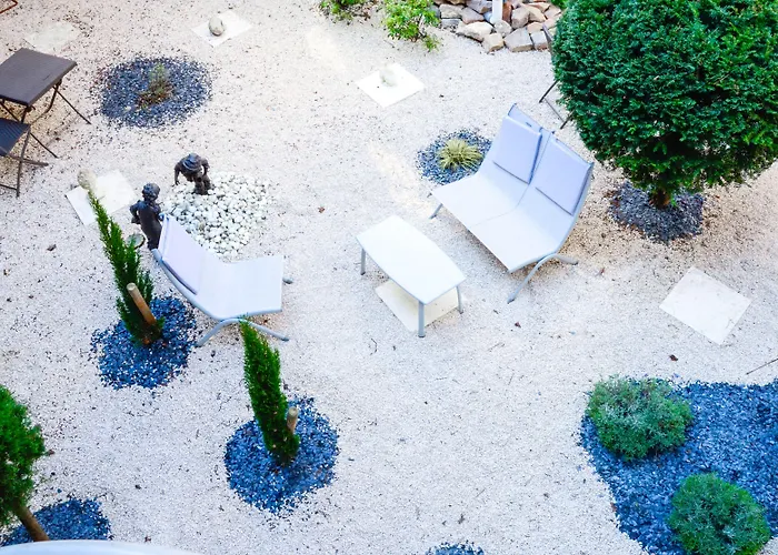 Logis Hotel La Villa Boucicaut