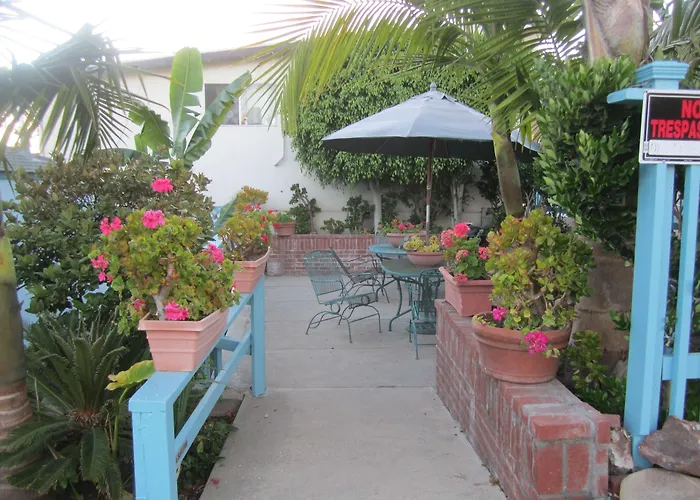 The Palomar Inn