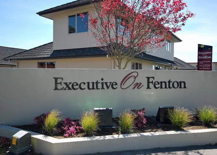 Executive On Fenton
