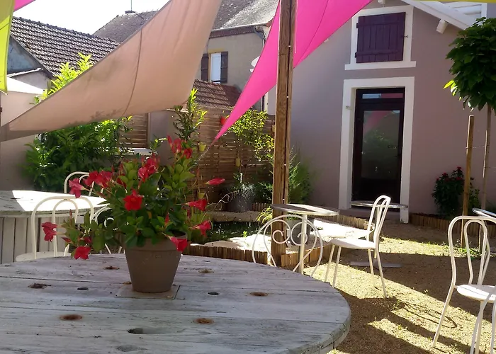 Le Merle Blanc Hotel Logis