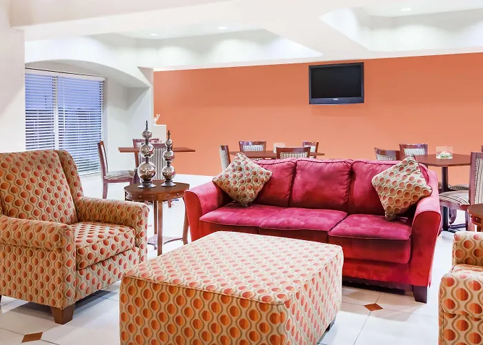Days Inn & Suites By Wyndham Marquez