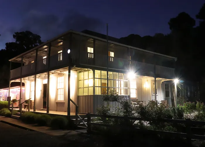 The Old Oak Boutique Hotel