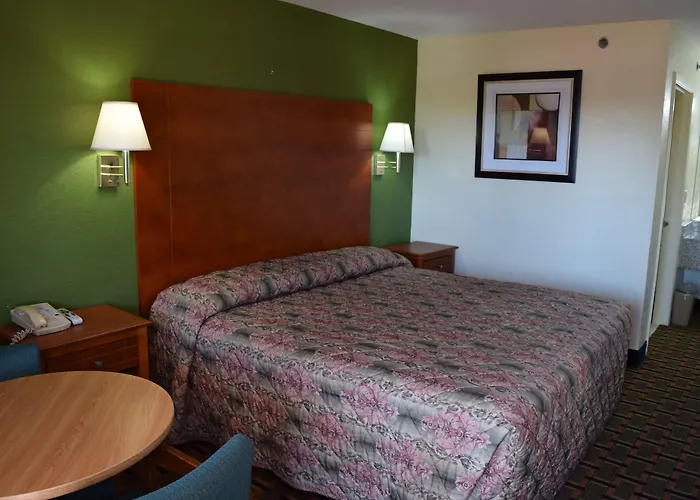 Royal Inn & Suites