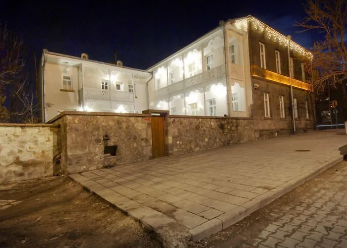 Kar'S Hotel