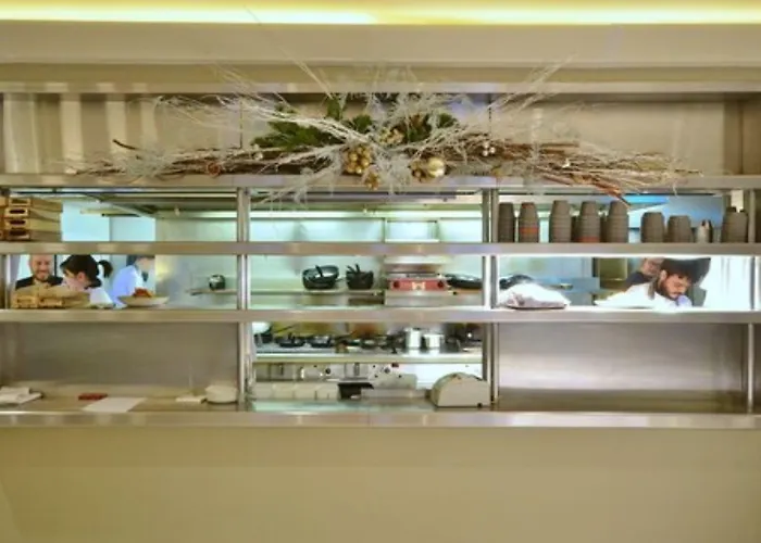 Zuni Restaurant & Boutique Hotel
