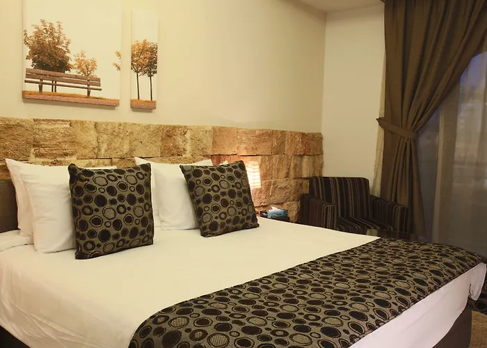 Monoberge Hotel