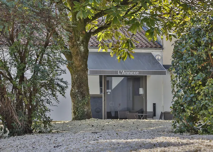 Brit Hotel Du Parc Niort Centre-Parking Gratuit