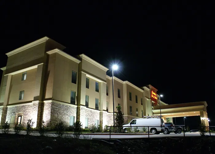 Hampton Inn & Suites Center