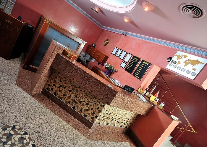 Class Hotel