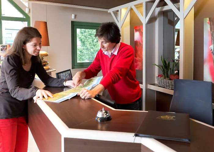 Logis Hotel Le Menestrel - Chambres Climatisees