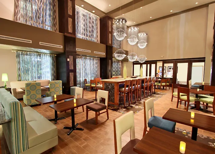 Hampton Inn & Suites Winnie