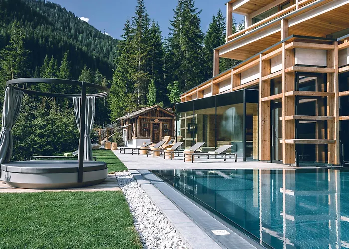 Hotel Cristallo - Wellness Mountain Living