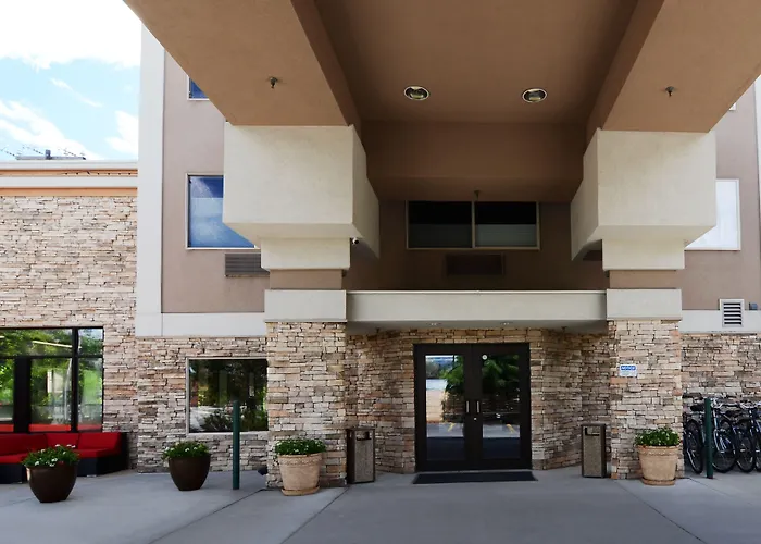 Wood River Inn & Suite