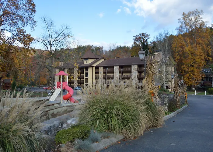 Brookside Lodge - Gatlinburg - On The River