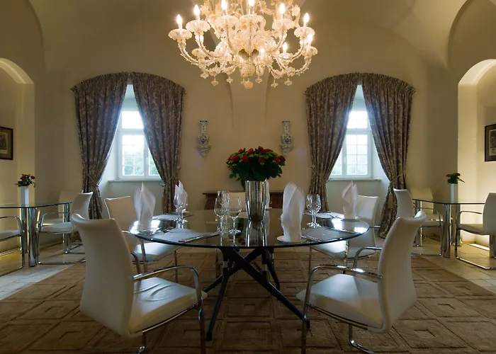Pałac Pakoszów Schlosshotel Wernersdorf