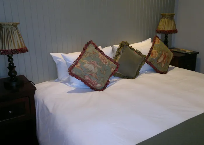 Frontier Inn
