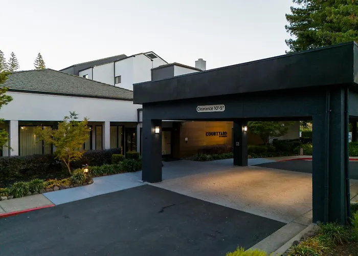Courtyard Sacramento Airport Natomas Hotel