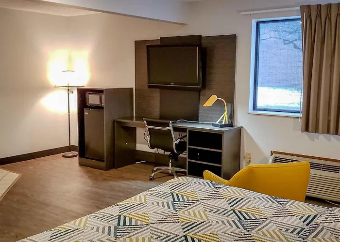 Motel 6-Kewanee, Il