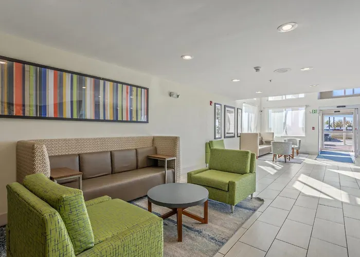 Holiday Inn Express Hotel & Suites Torrington By Ihg