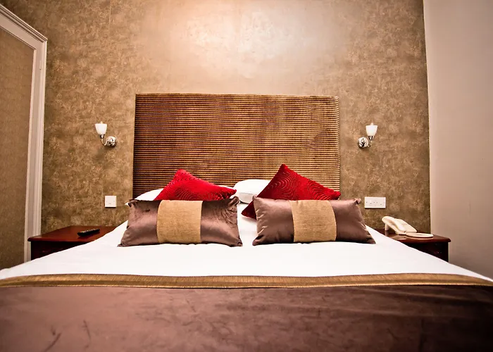 Wards Hotel & Restaurant