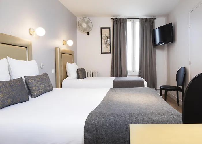 A L'Hotel Des Roys