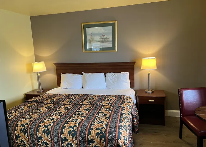 Crows Nest Inn Tawas