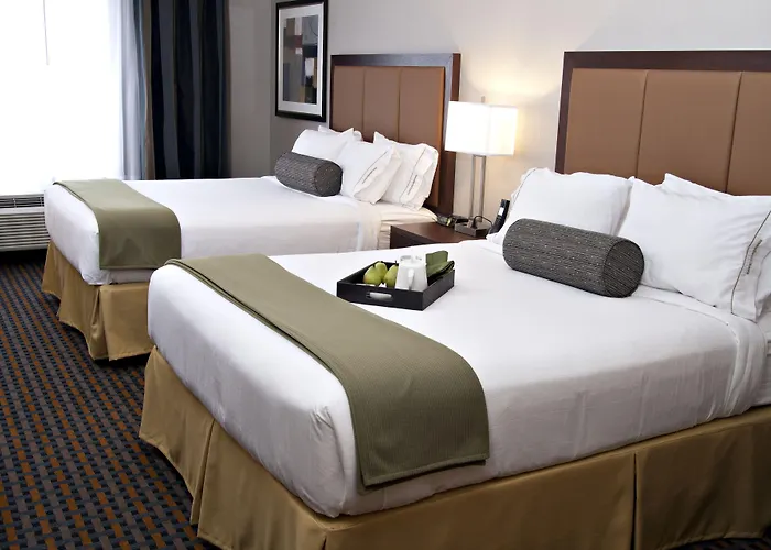 Holiday Inn Express Pembroke By Ihg