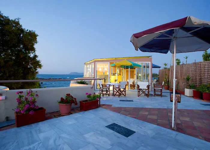 Seafalios-Beach Front Apt