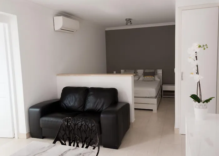 Hotel et Appartements Reine D'Azur