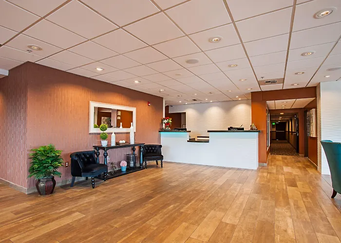 Comfort Inn & Suites Pacific - Auburn