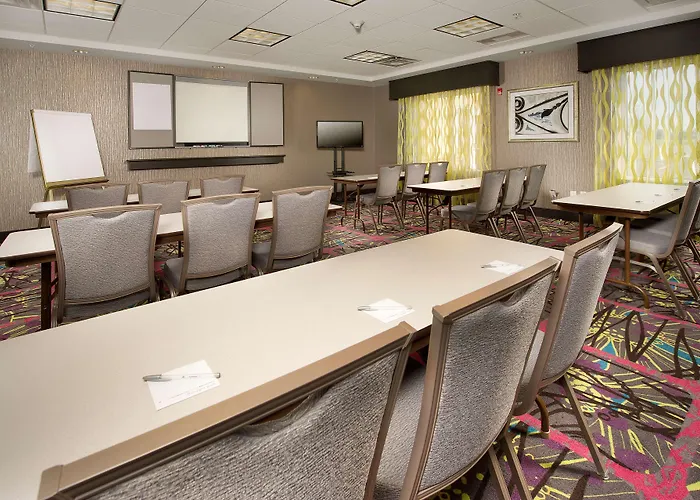 Hampton Inn & Suites - Buffalo Airport