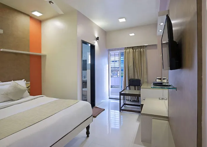 Mannars Deluxe Lodge