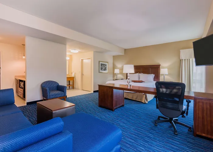 Hampton Inn & Suites Owensboro Downtown Waterfront