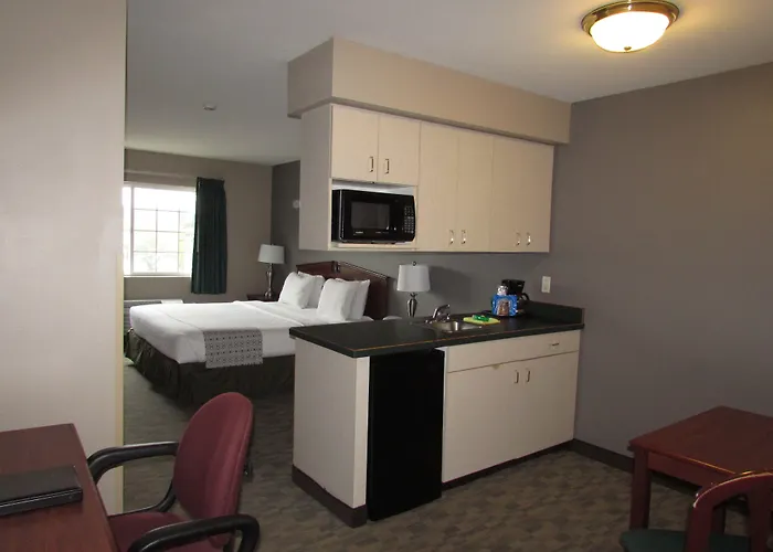 Fairbridge Inn & Suites Dupont