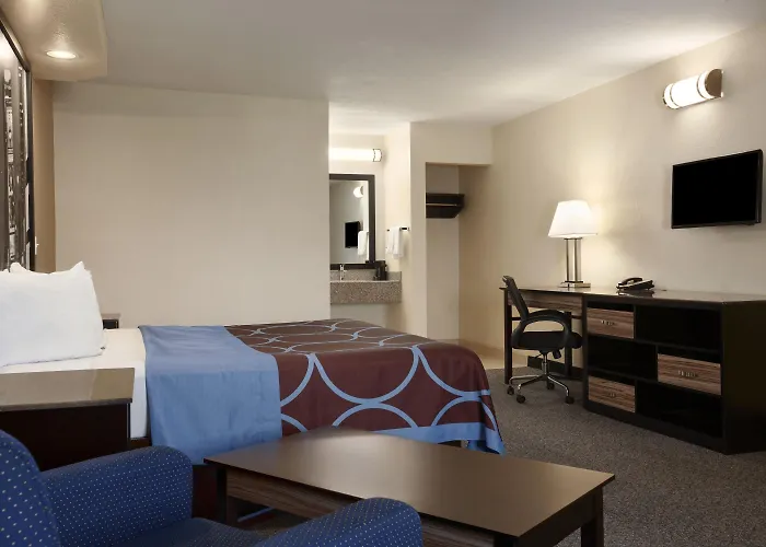 Super 8 By Wyndham Rahway/Newark